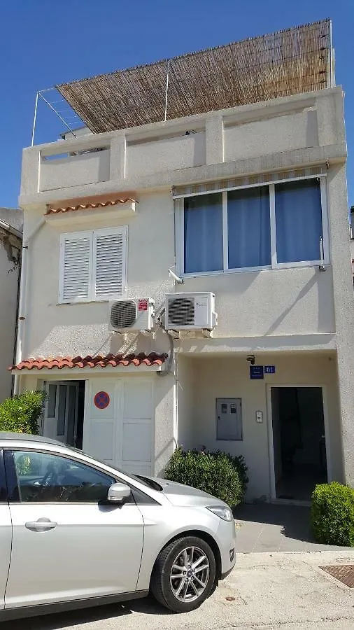 펜션 Apartment Jasenka 파그