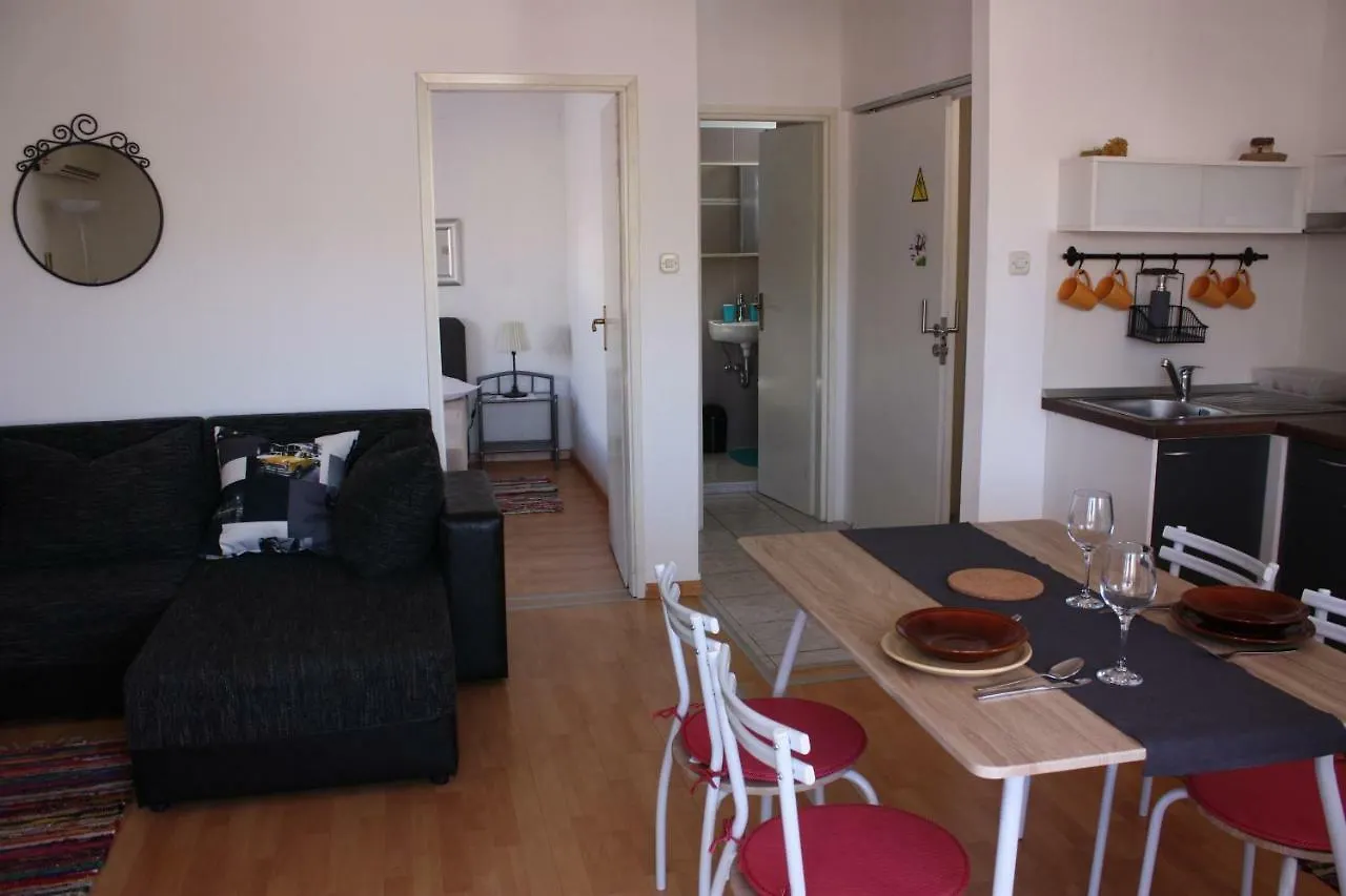 펜션 Apartment Jasenka 파그
